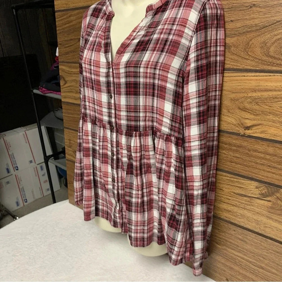 Maurice’s red plaid medium top baby doll style full button - Picture 4 of 9